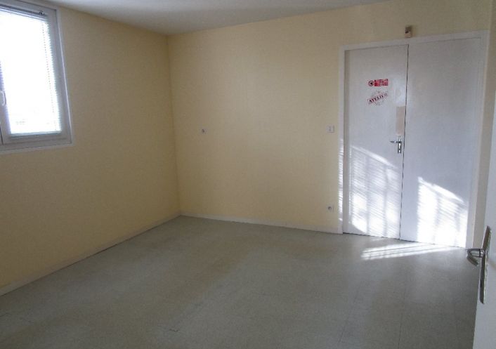 location Ateliers et bureaux Chassors