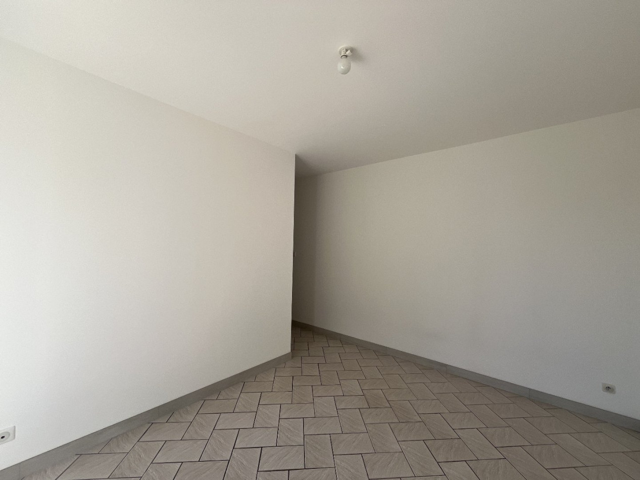 location Pavillon Celles - Photo 10