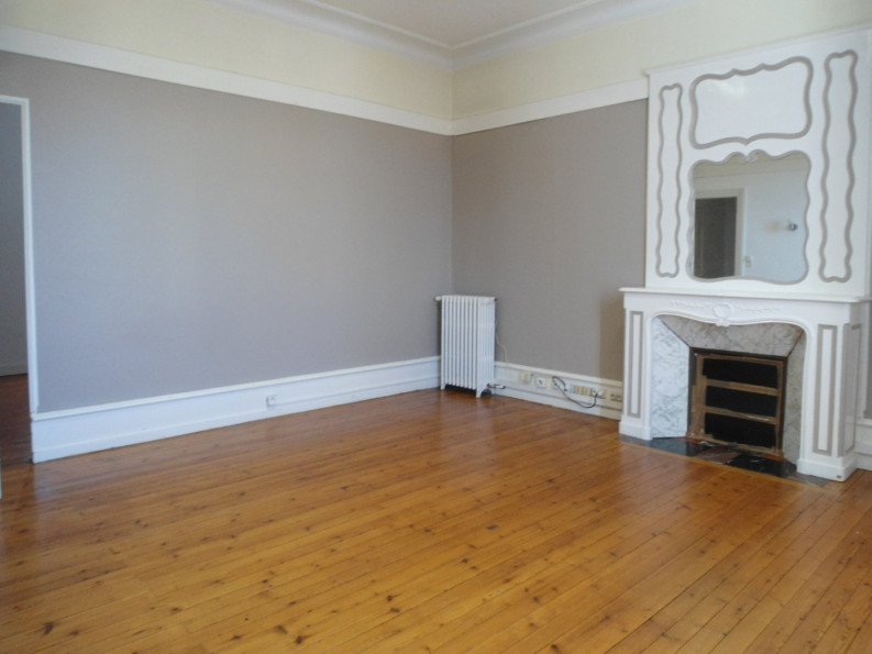 location Bureau Cognac - Photo 4