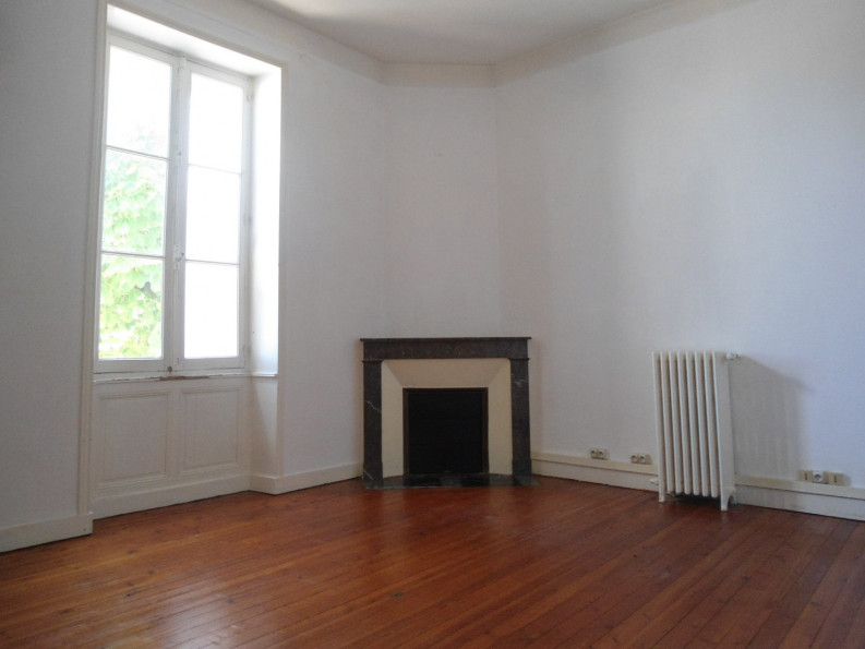 location Bureau Cognac - Photo 3