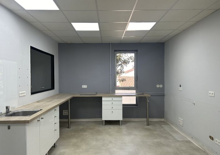 location Local commercial Chateaubernard