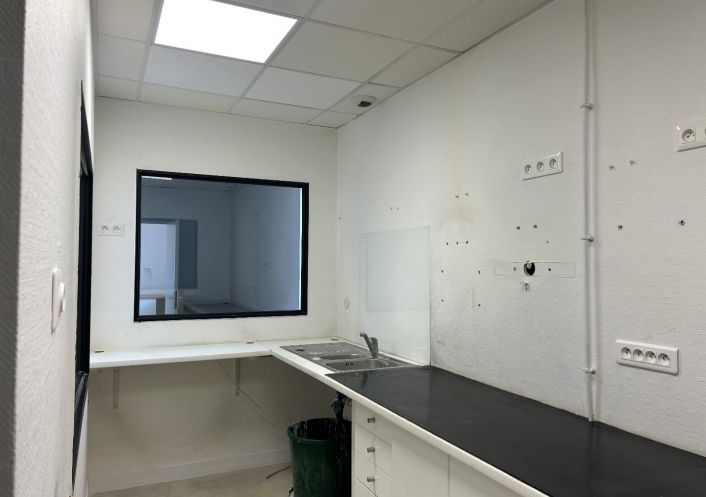 location Local commercial Chateaubernard