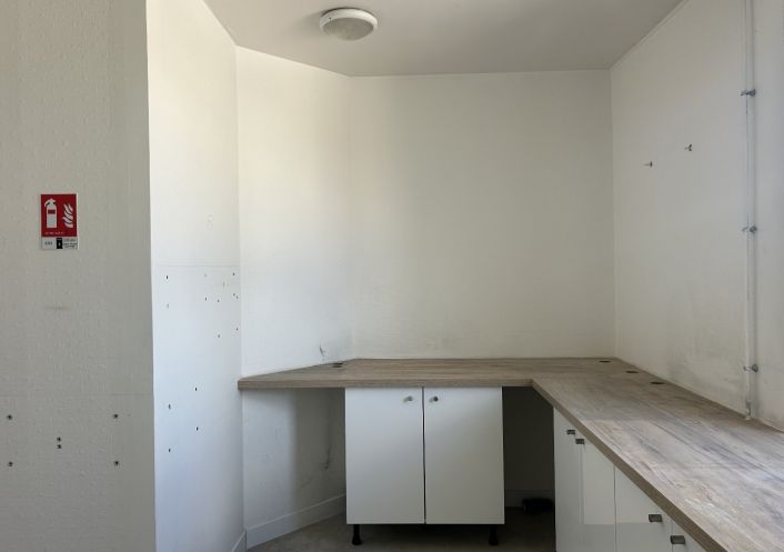 location Local commercial Chateaubernard