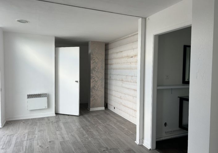 location Local commercial Chateaubernard