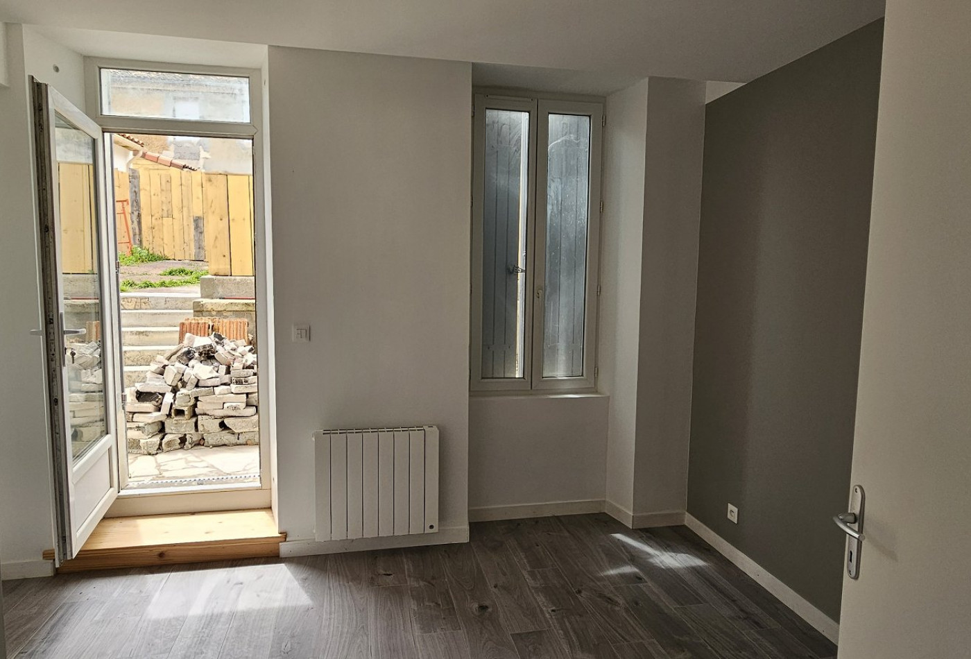 location Appartement Burie - Photo 4