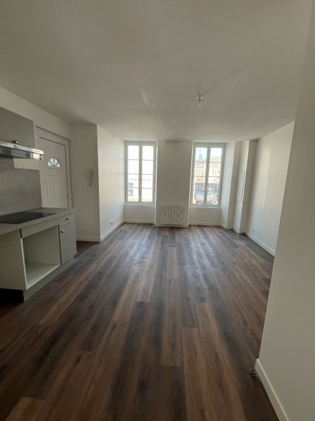 location Appartement Burie - Photo 3