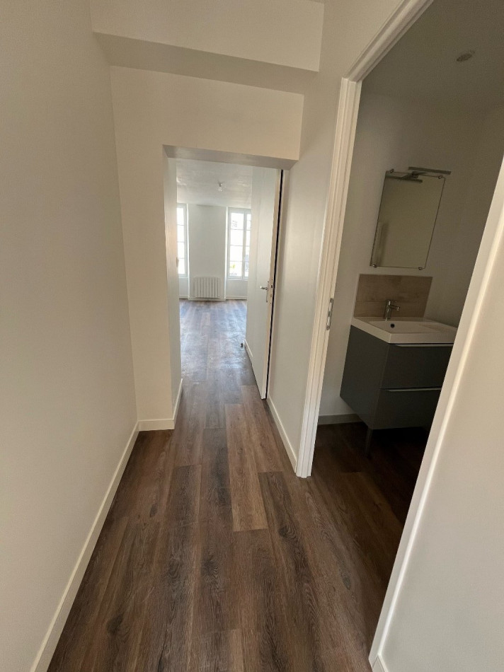 location Appartement Burie - Photo 4