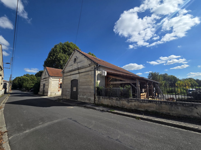 vente Ateliers et bureaux Cognac - Photo 1