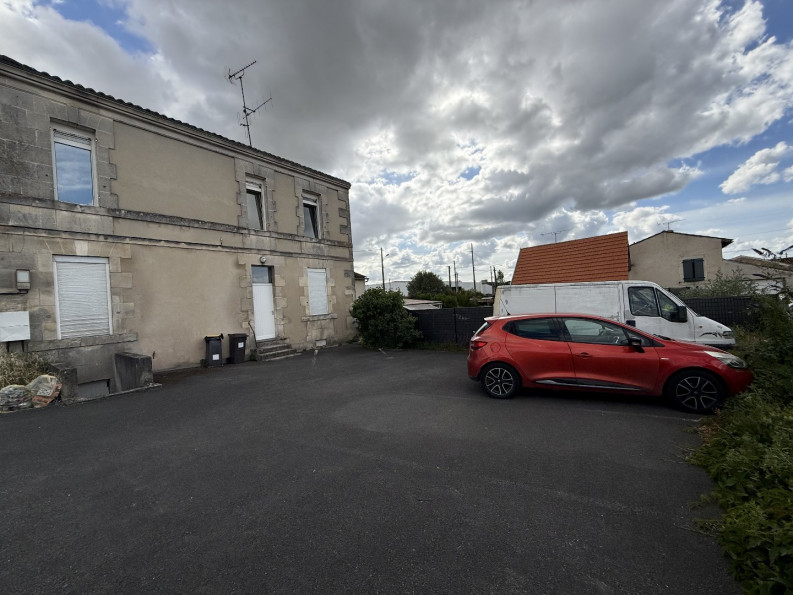 location Bureau Cognac - Photo 1