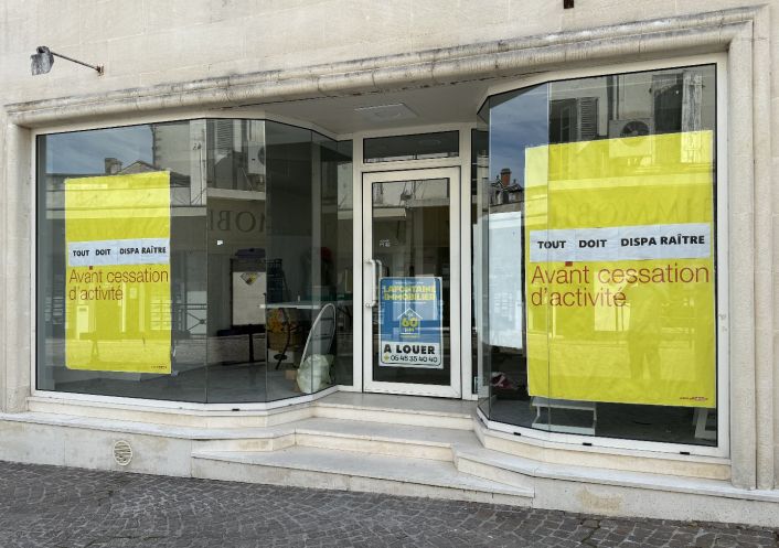 location Local commercial Cognac