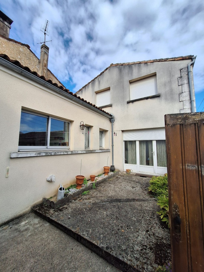 vente Maison Boutiers Saint Trojan - Photo 1