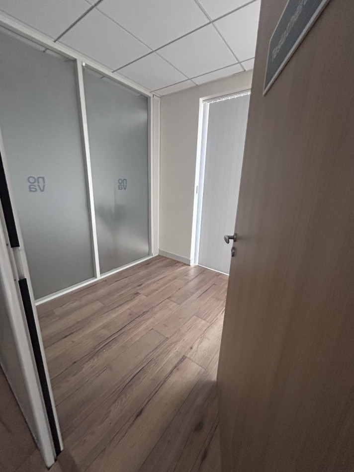 location Local commercial Cognac - Photo 4