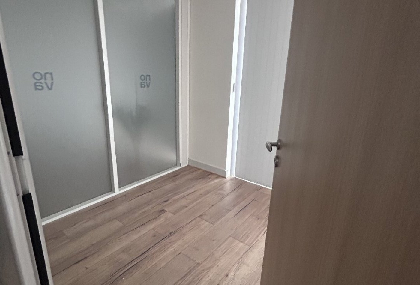 location Local commercial Cognac - Photo 4