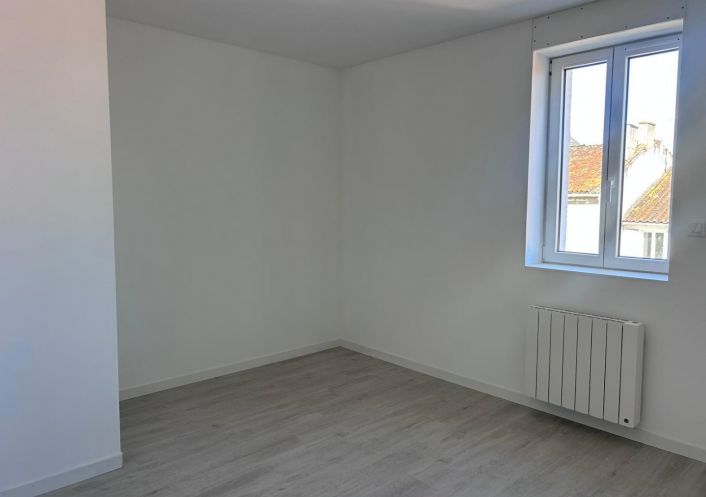location Appartement Burie