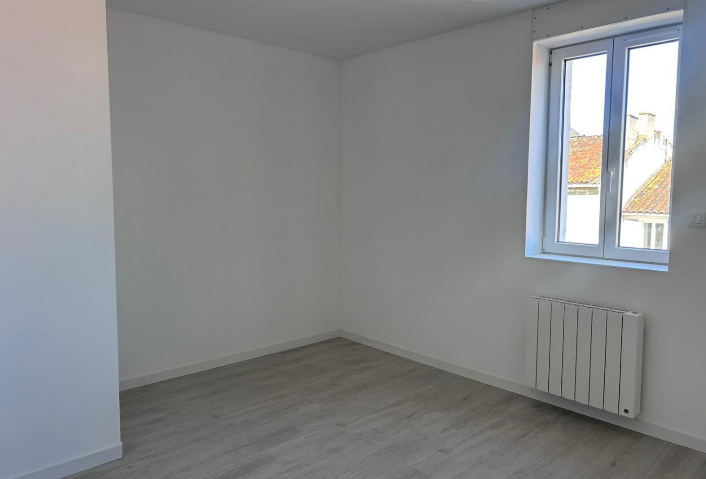 location Appartement Burie - Photo 9
