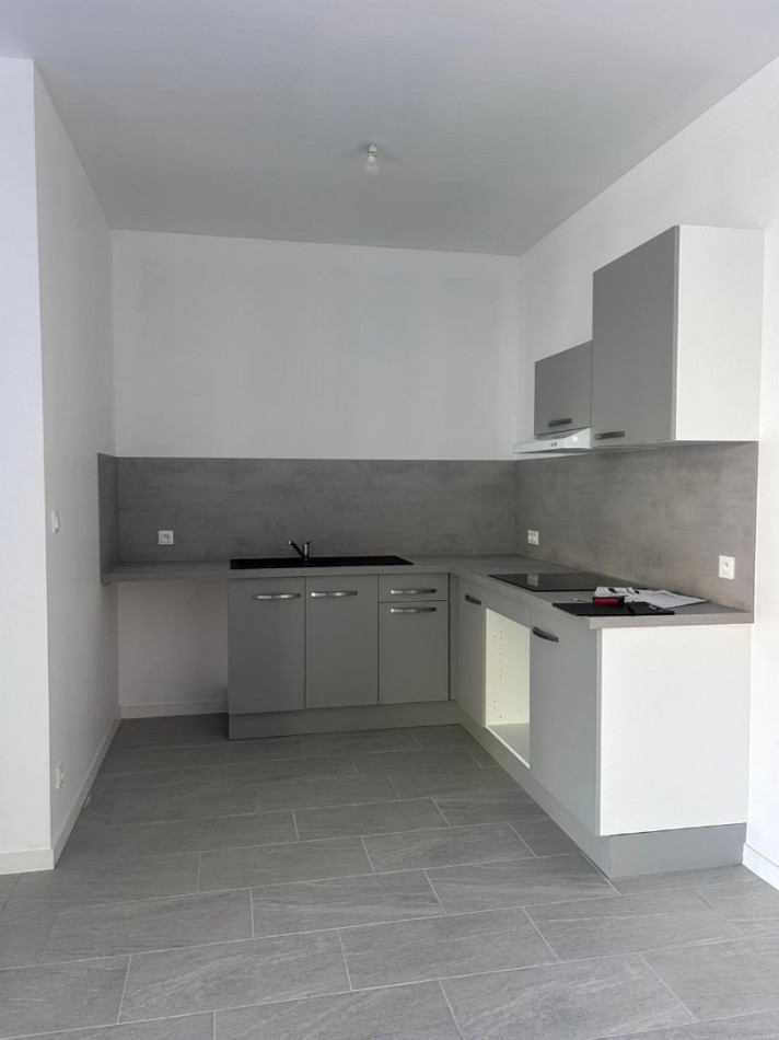 location Appartement Burie - Photo 2