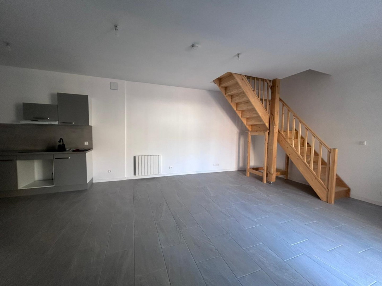 location Appartement Burie - Photo 1