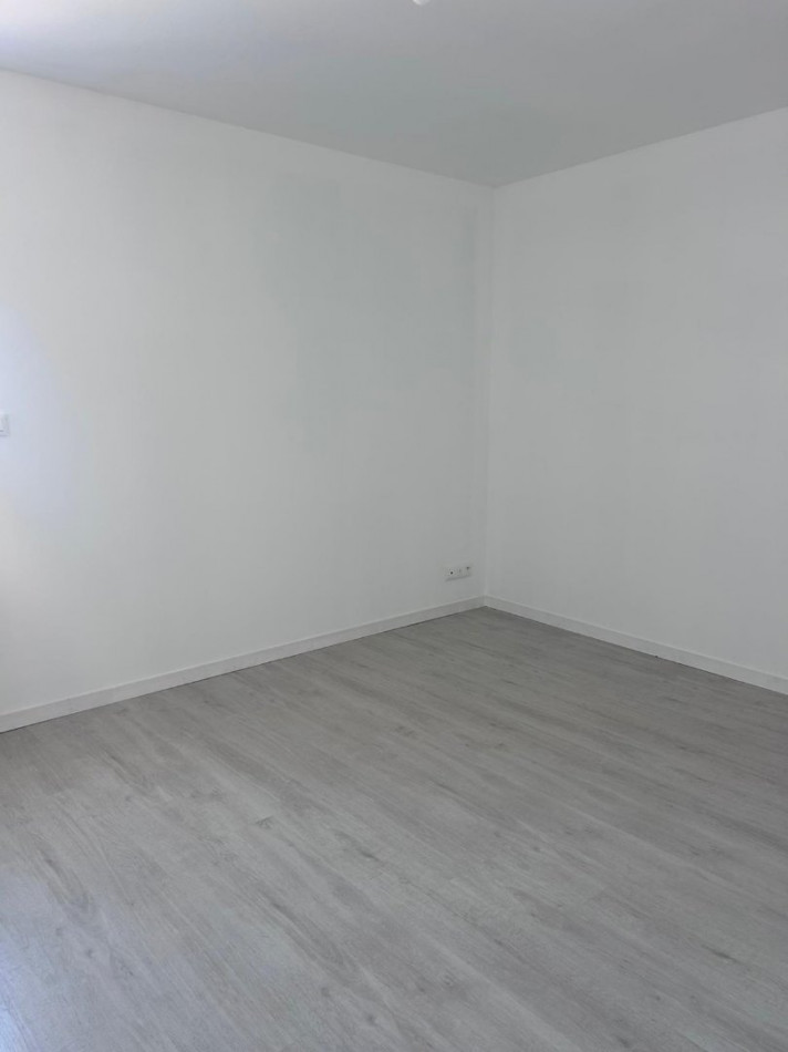 location Appartement Burie - Photo 6