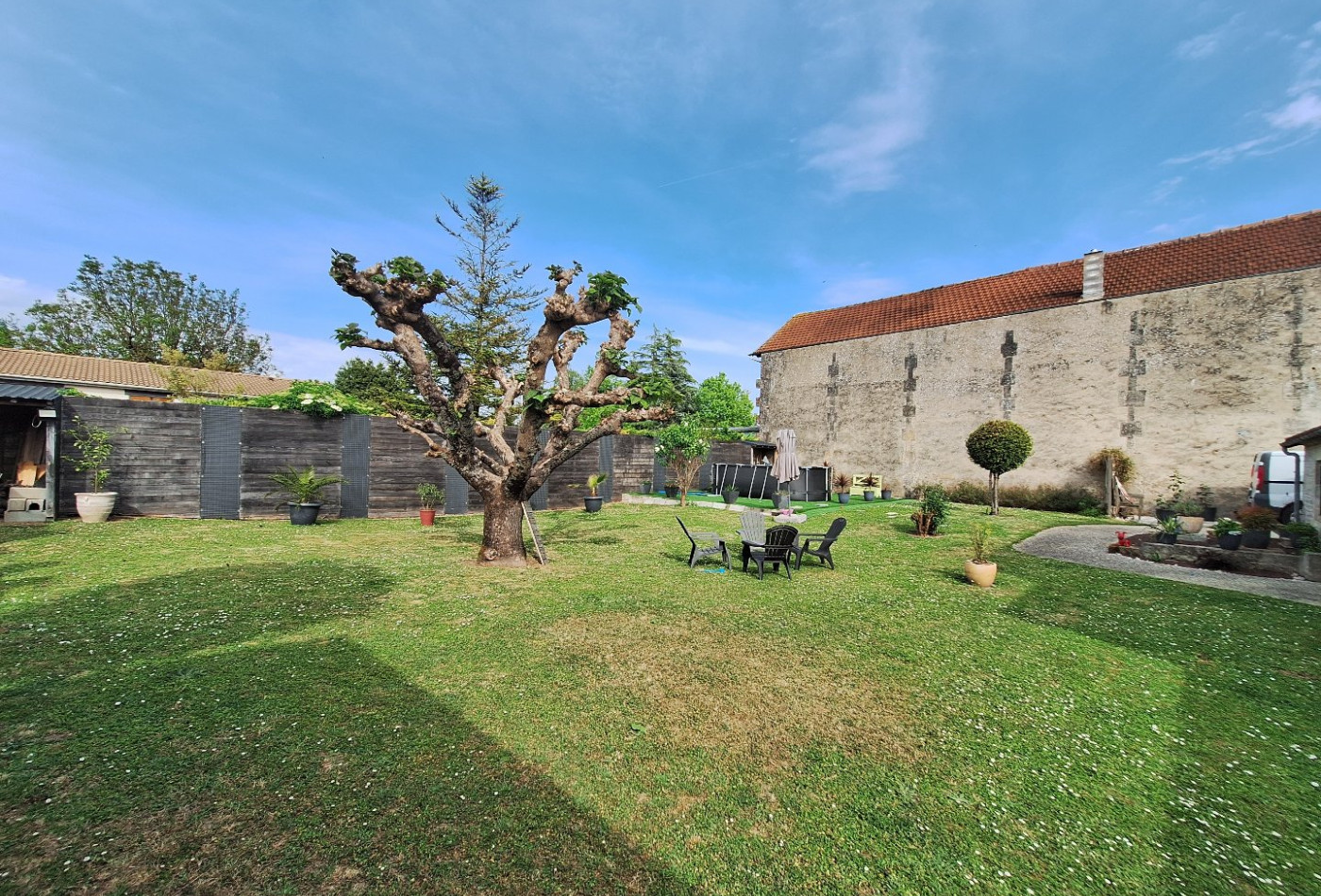 vente Maison Burie - Photo 2