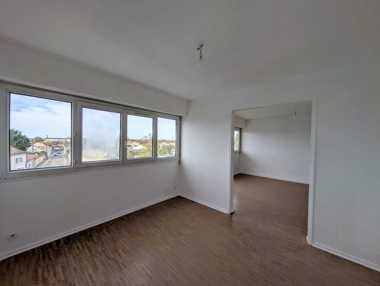 location Appartement Cognac - Photo 2
