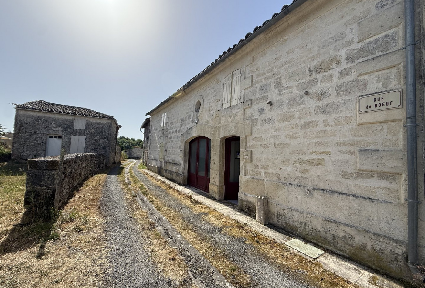 location Ateliers et bureaux Louzac Saint Andre - Photo 1