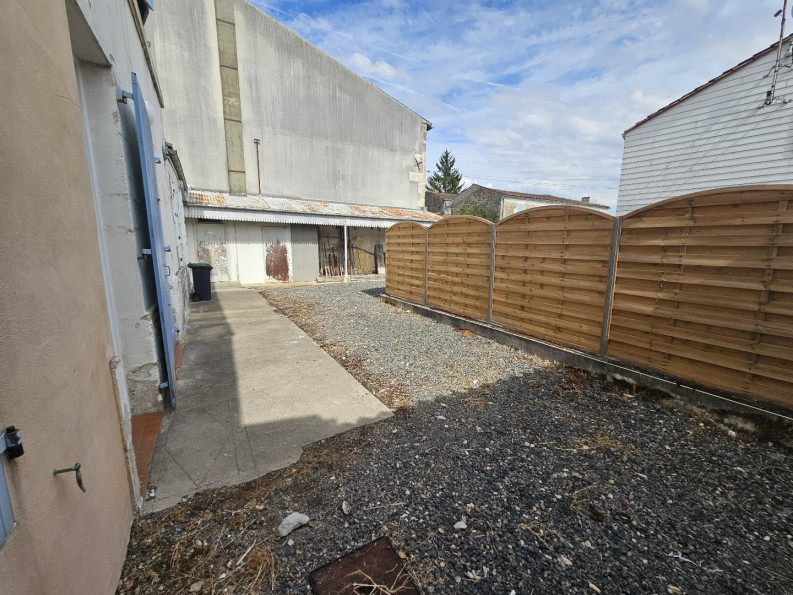 location Appartement Burie - Photo 7