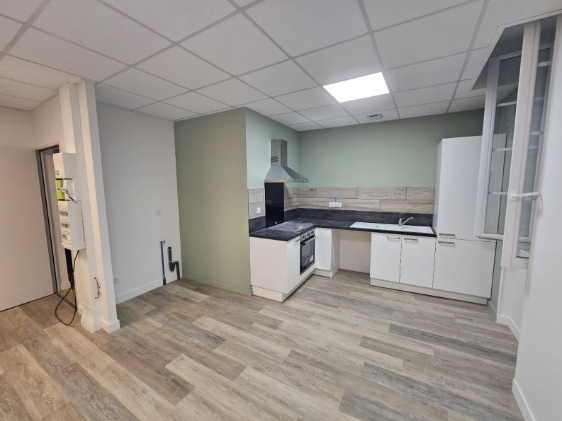 location Appartement Burie - Photo 1