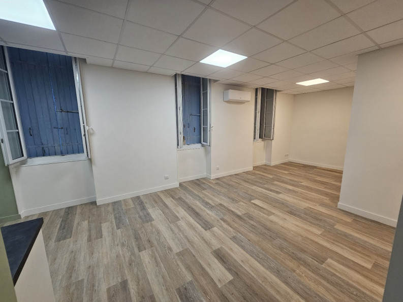 location Appartement Burie - Photo 2