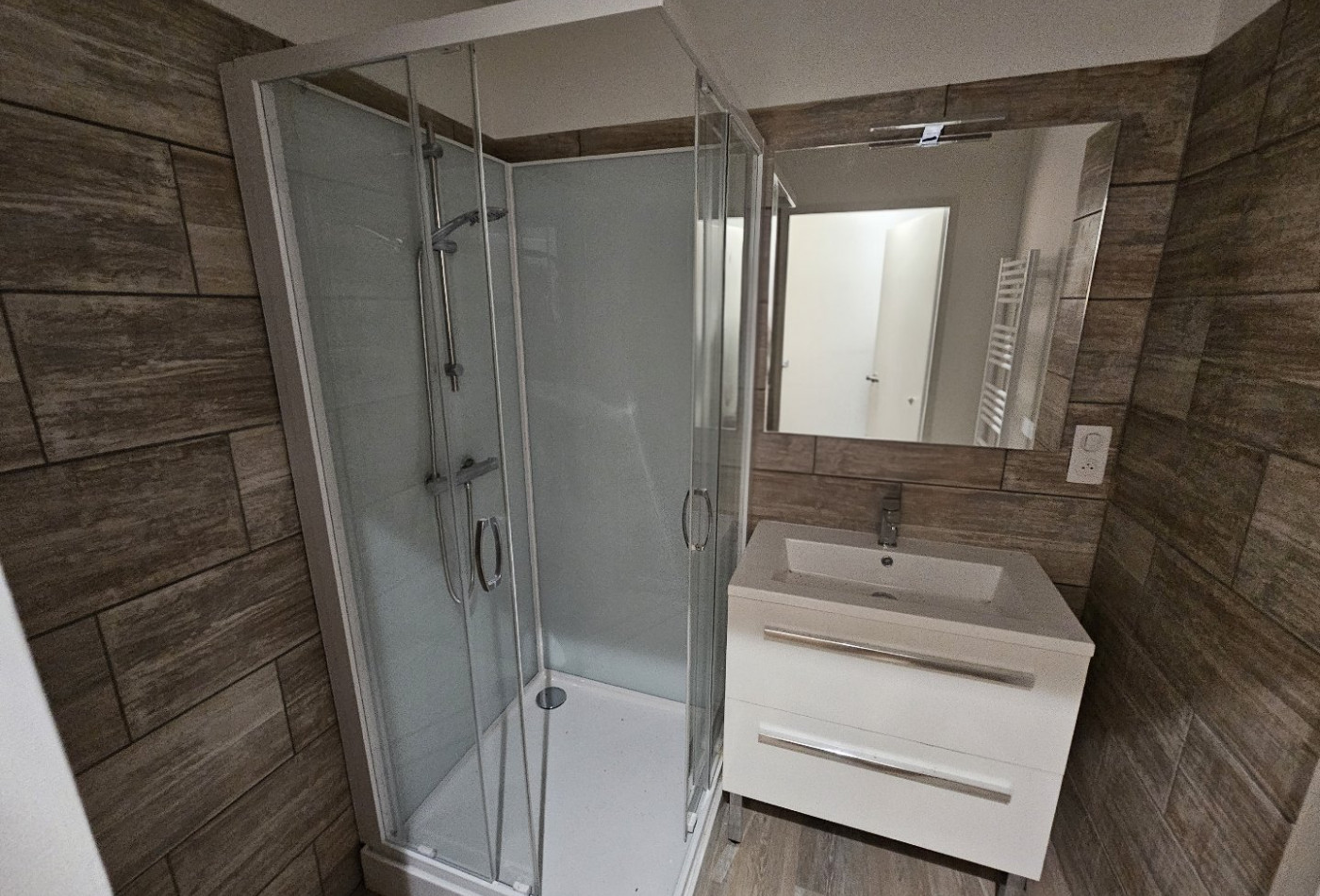 location Appartement Burie - Photo 3