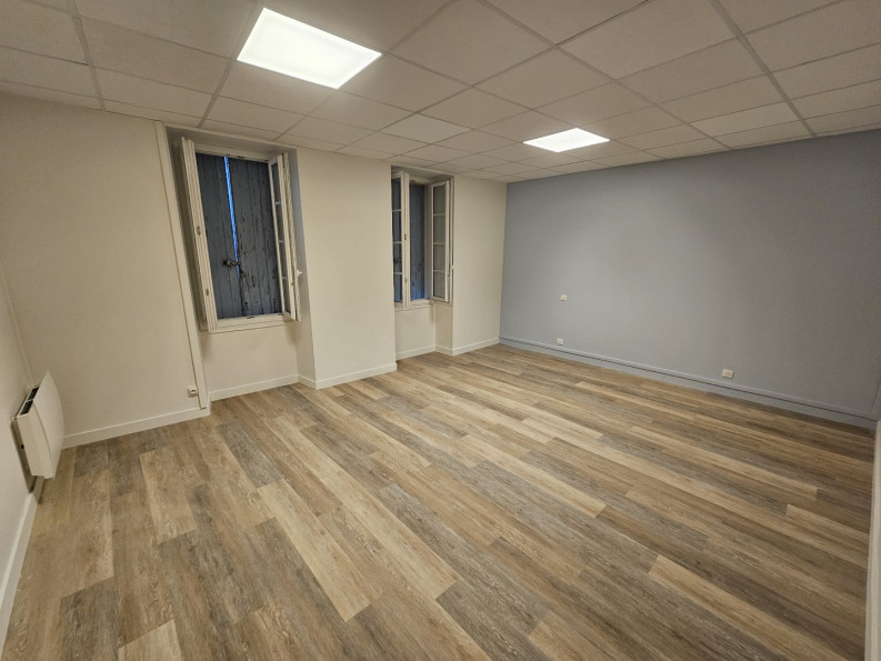 location Appartement Burie - Photo 4