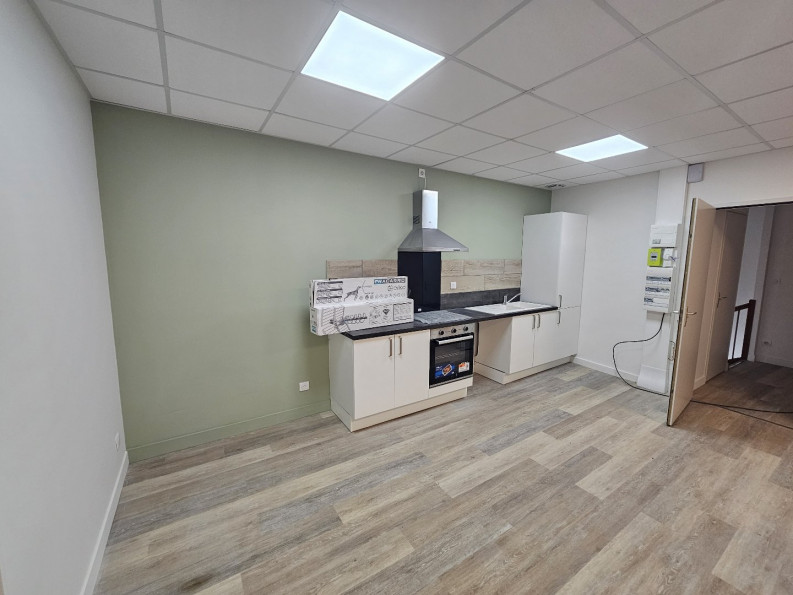location Appartement Burie - Photo 1