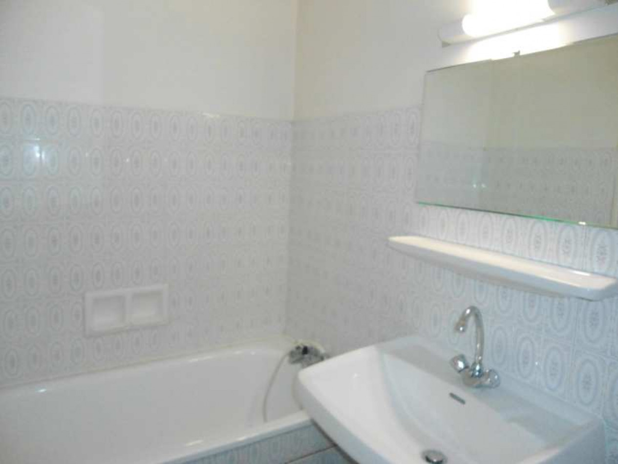 location Appartement en résidence Cognac - Photo 6