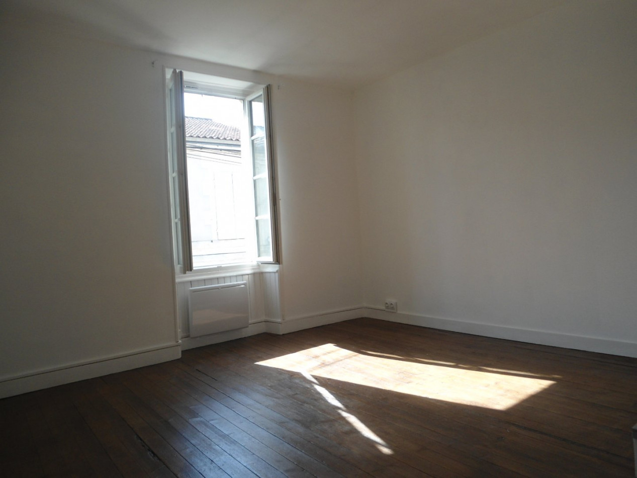 location Appartement Cognac - Photo 2