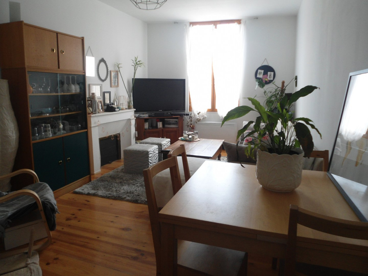 location Appartement rénové Cognac - Photo 1