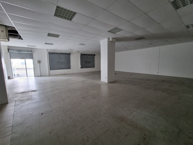 vente Local commercial Angouleme - Photo 2