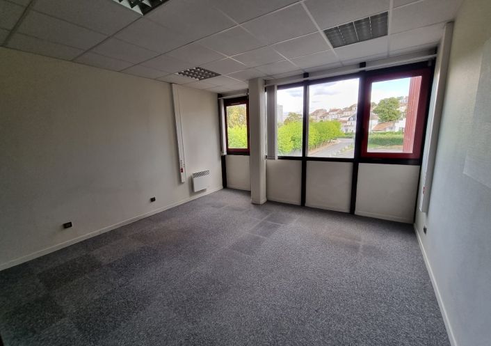 sale Immeuble de bureaux Angouleme