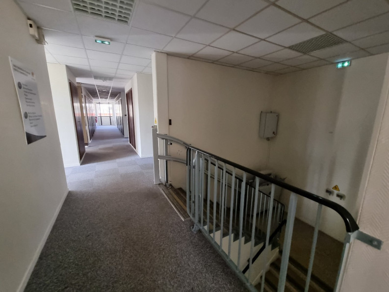 vente Immeuble de bureaux Angouleme - Photo 2
