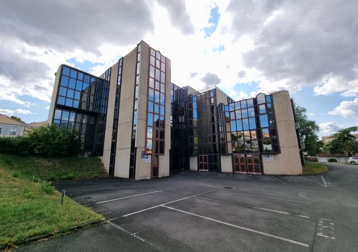 sale Immeuble de bureaux Angouleme