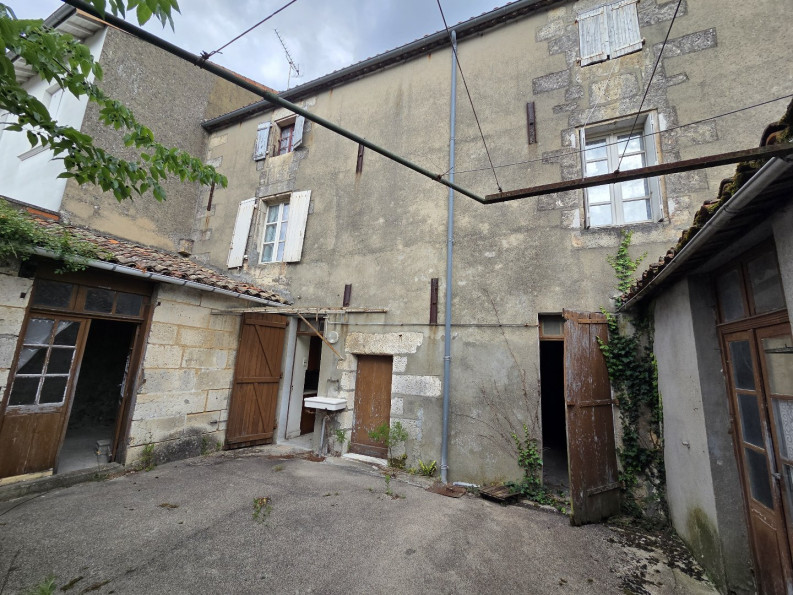 vente Maison Le Gond Pontouvre - Photo 1