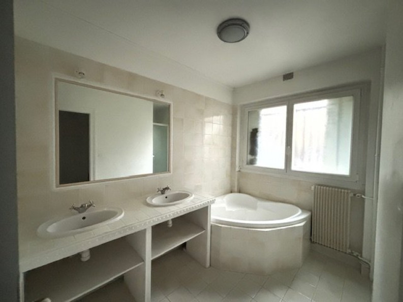 location Appartement Angouleme - Photo 7