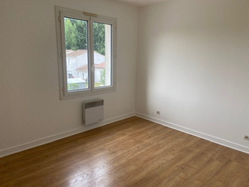 location Maison La Couronne - Photo 10