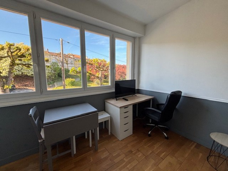 location Appartement Angouleme - Photo 3