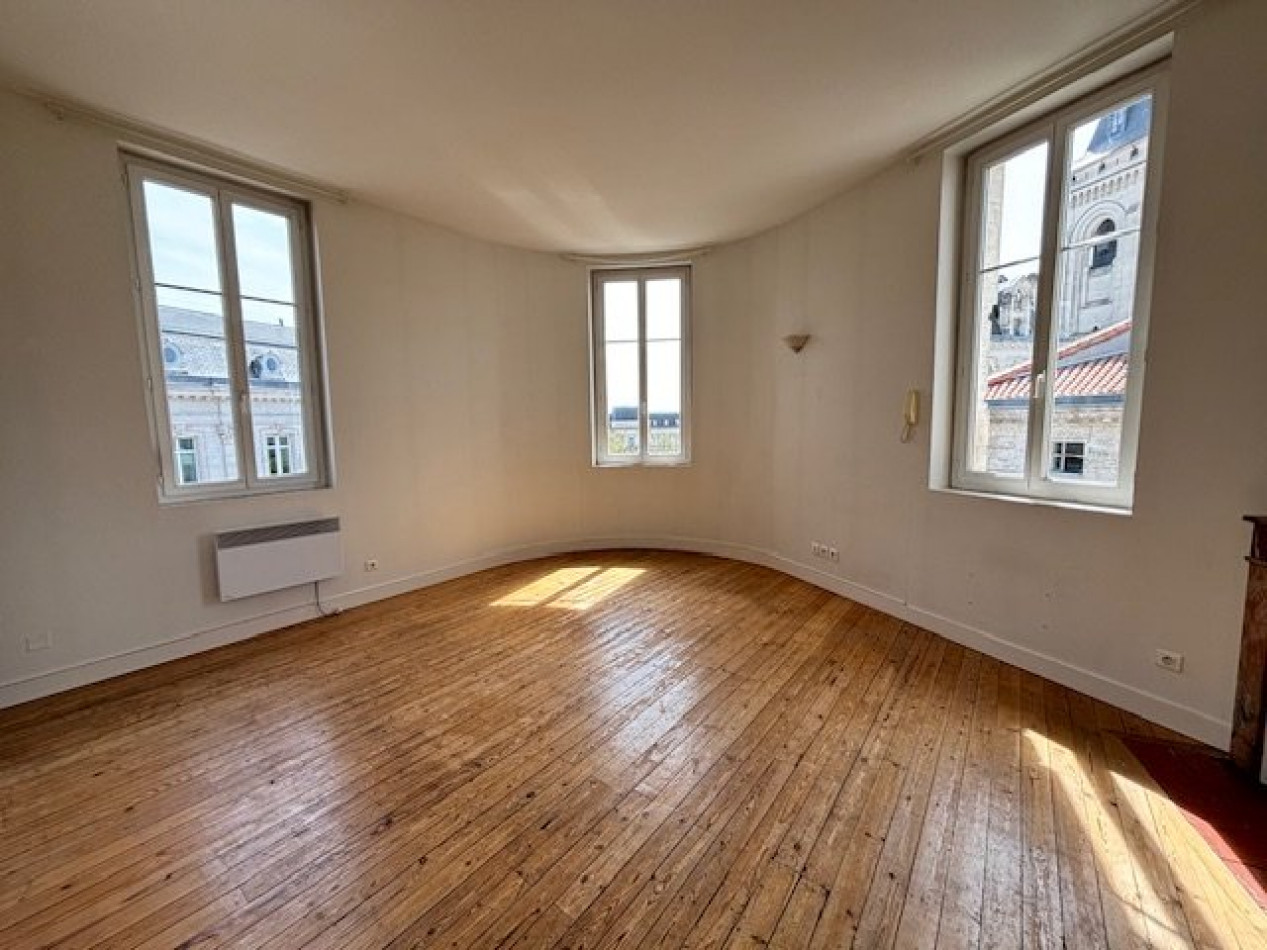 location Appartement Angouleme - Photo 2