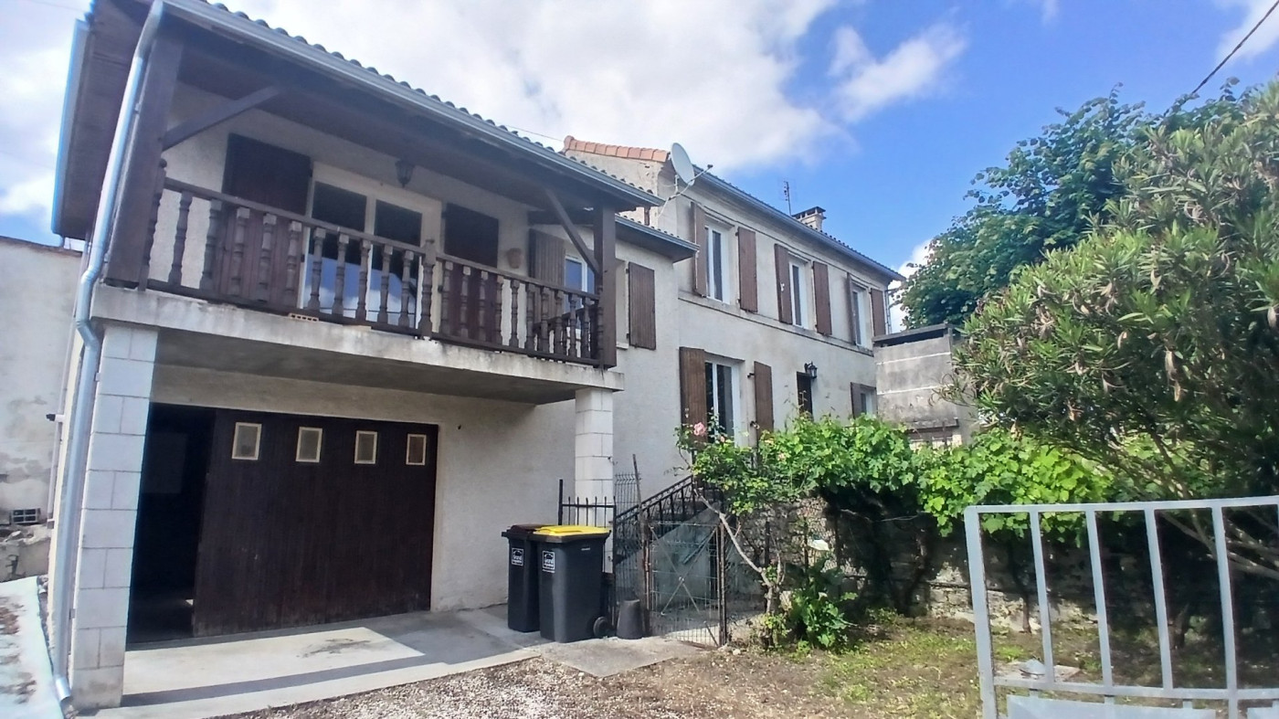 location Maison Sireuil - Photo 1