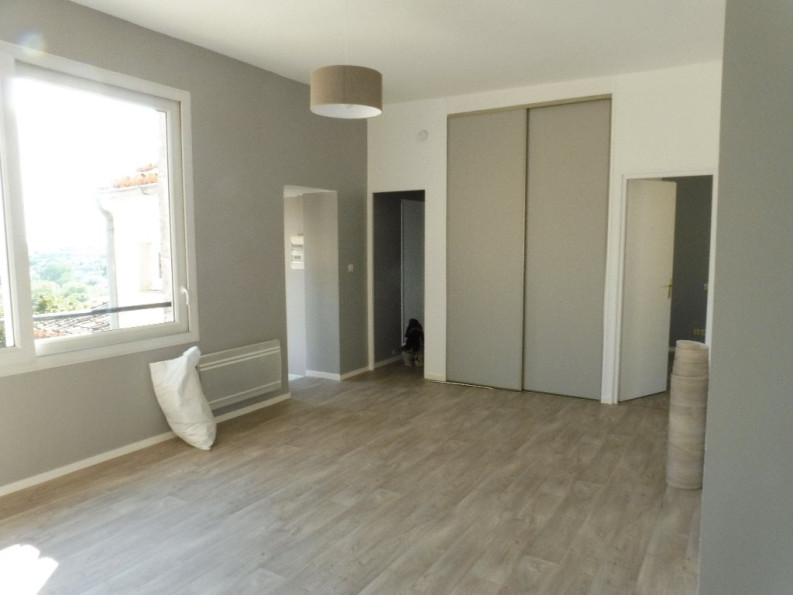 location Appartement Angouleme - Photo 2