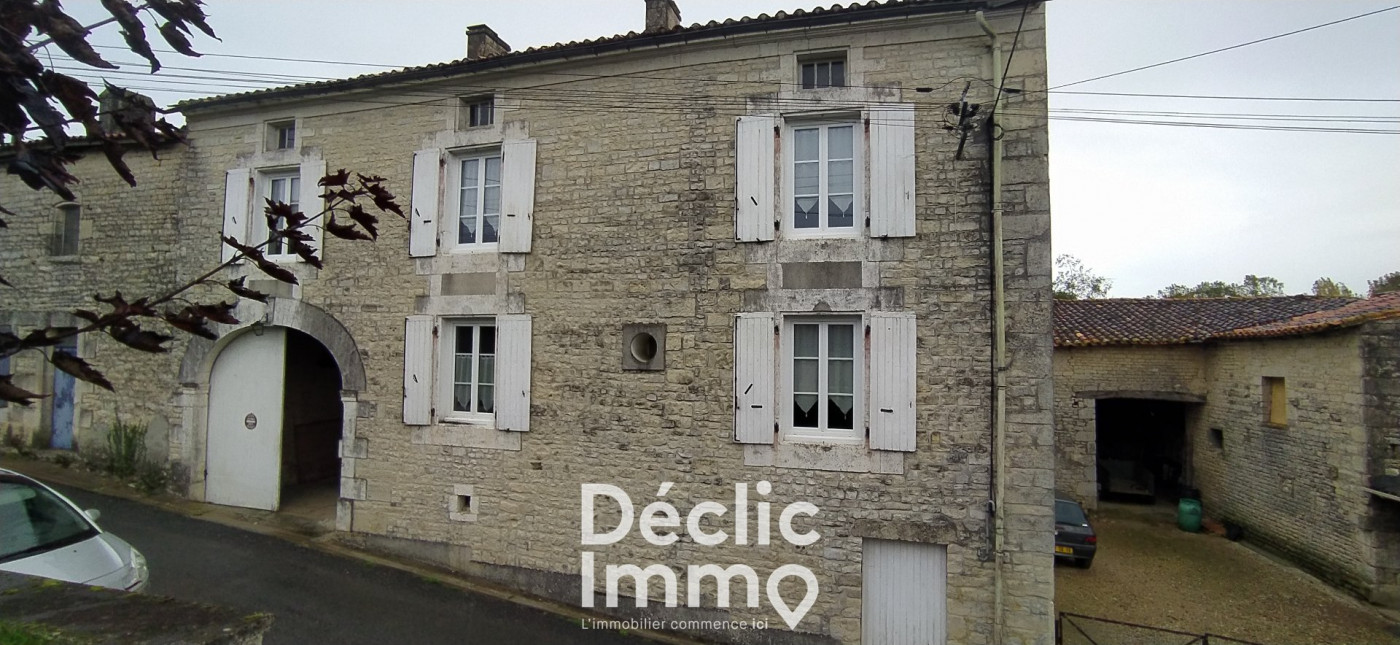 vente Maison en pierre Coulonges - Photo 1