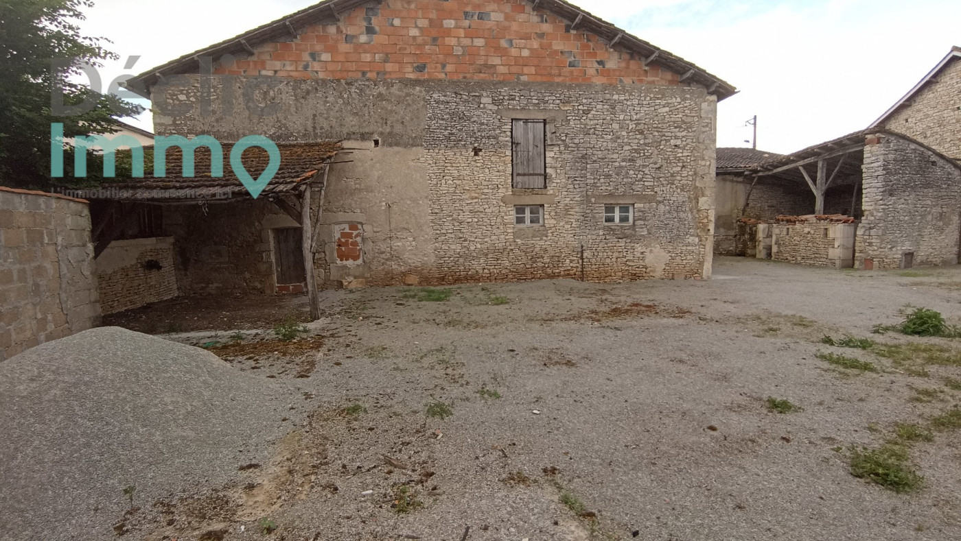 vente Maison à rénover Agris - Photo 4