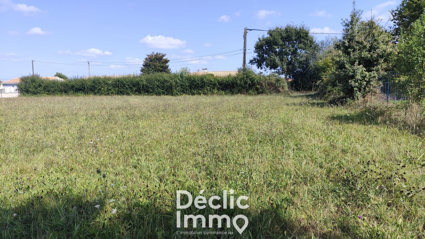 vente Terrain constructible Saint Adjutory - Photo 1