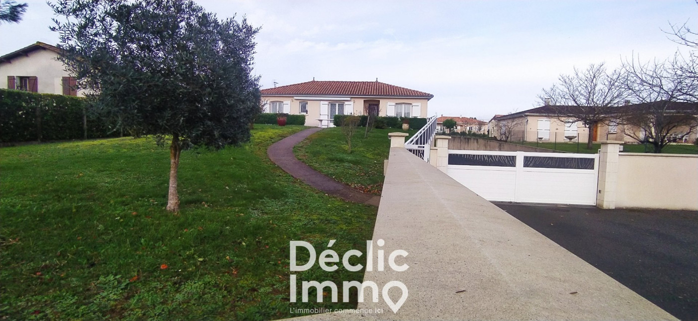 vente Maison individuelle Ruffec - Photo 2