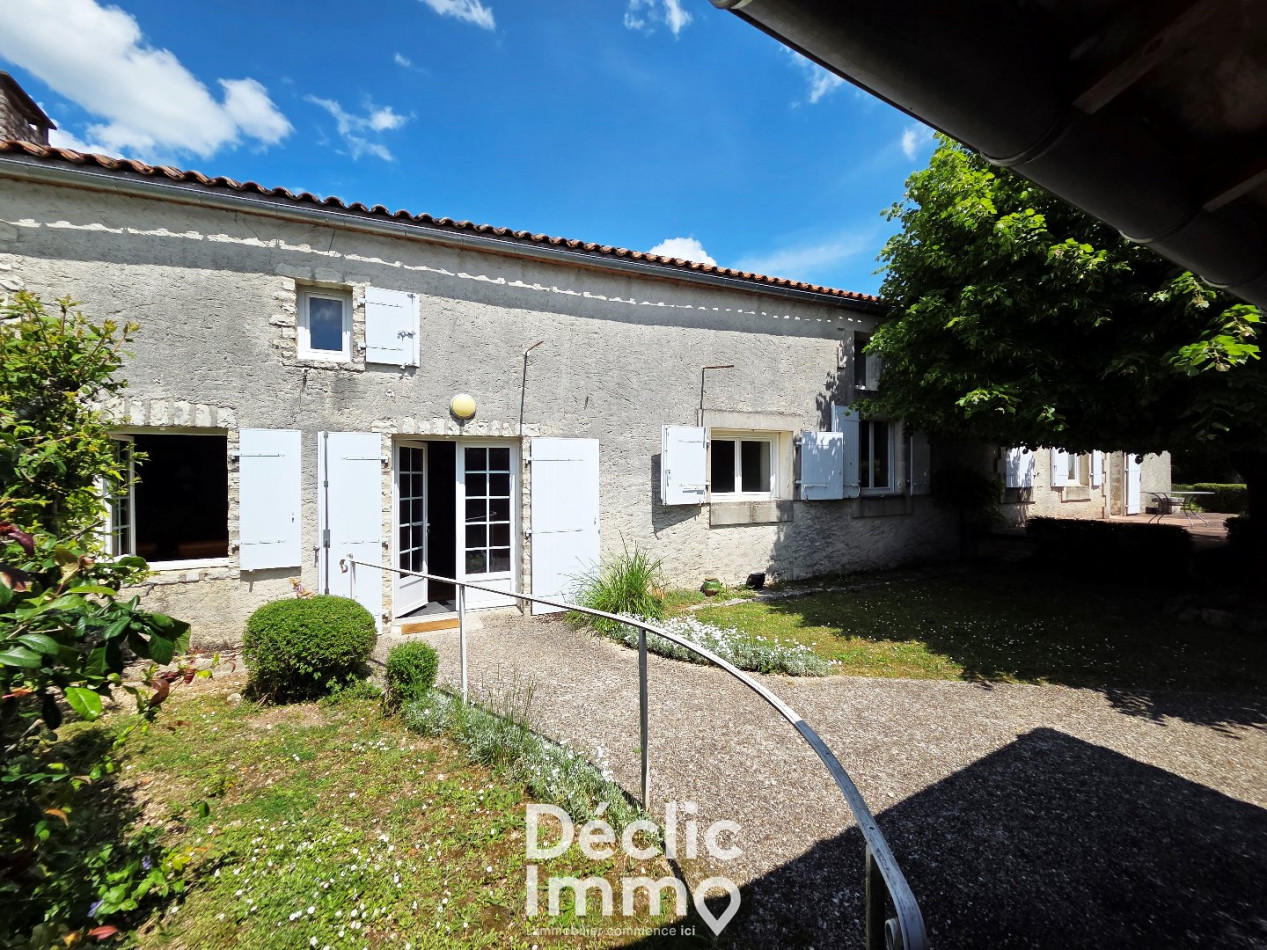 vente Ensemble immobilier Brie - Photo 3